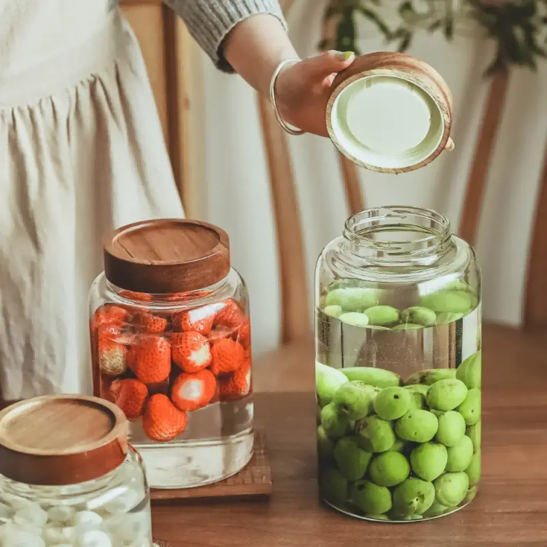 glass jars with snap lids
